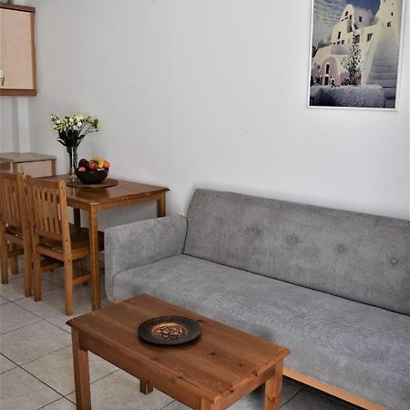 Emorfia Apartment Kamari  Bagian luar foto