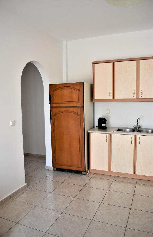 Emorfia Apartment Kamari  Bagian luar foto