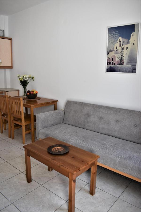 Emorfia Apartment Kamari  Bagian luar foto